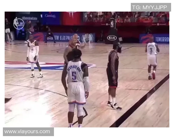 麦迪在对阵雄鹿时惊险扣篮未果的精彩瞬间回顾