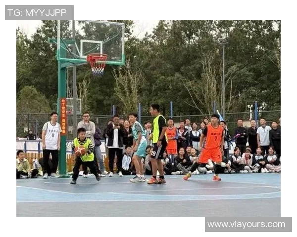 余嘉豪的成长之路与篮球梦想的追逐之旅